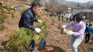 용인특례시의회, 제78회 식목일 기념 나무심기 참여