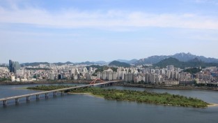 서울시, 밤섬·11개 한강공원 봄맞이 청소 깨끗한 생태를 회복하는데 일조하게 될 것
