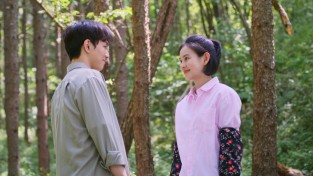 오승훈 vs [종말의 바보] 김윤혜 “영화 봉태리, 가짜 자연인 주인공 통해 청춘 행복의 진심 전하다”
