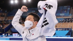 올림픽- 신재환, 도마서 깜짝 금메달…양학선 이후 한국 체조 두 번째